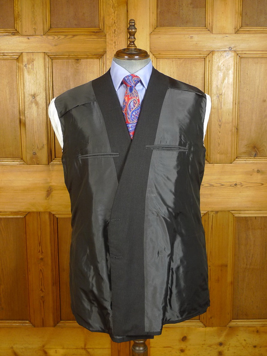 24/0474 immaculate anderson & sheppard 2009 savile row bespoke grey worsted d/b suit 46 regular to long