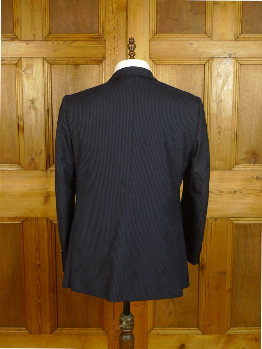 24/0595 immaculate apsley mayfair bespoke 2009 super 120s wool navy blue pin-stripe suit 42 short