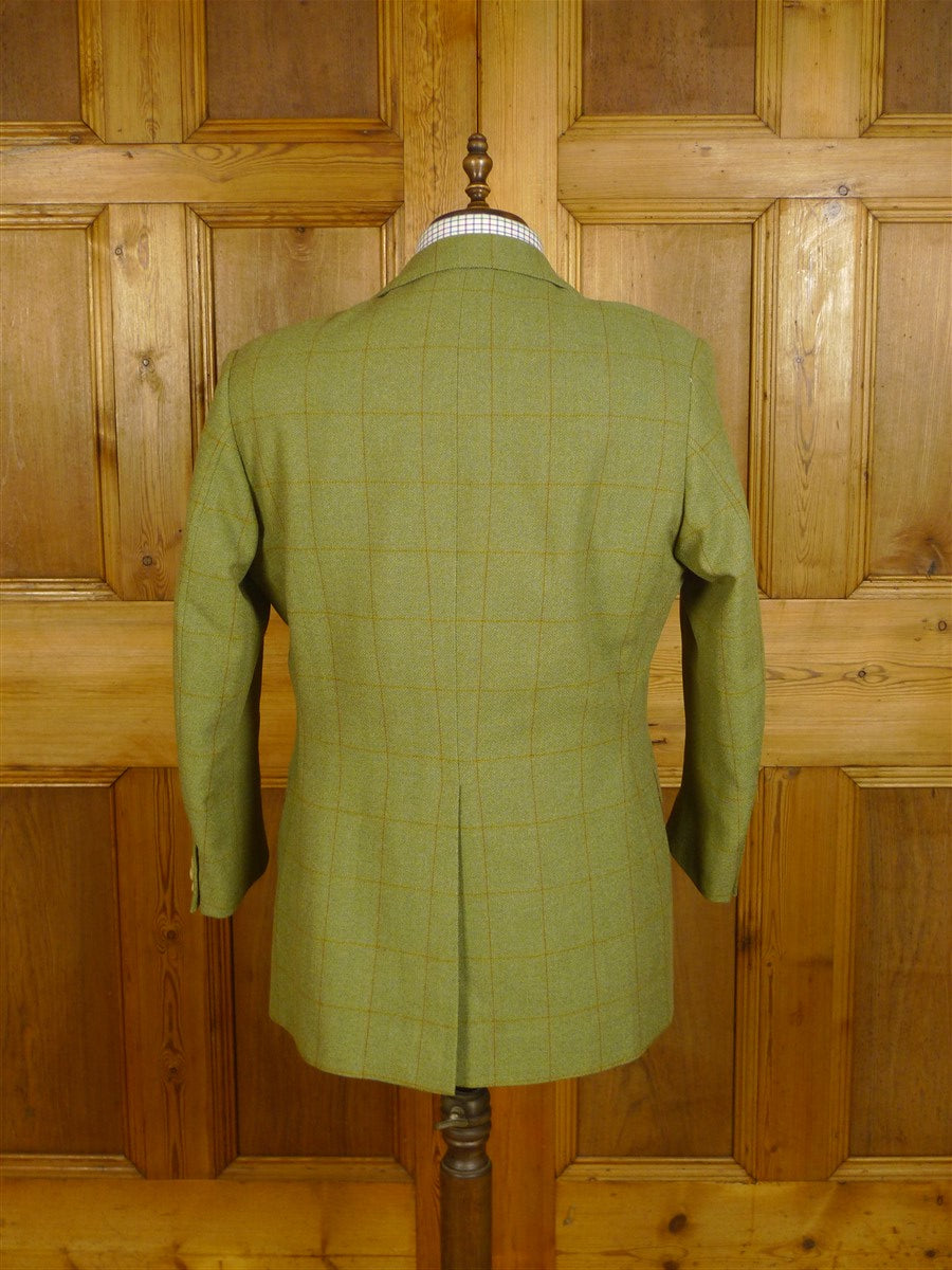 24/1014 immaculate p.a. crowe 2004 city of london bespoke green / amber wp check tweed jacket 45-46 regular