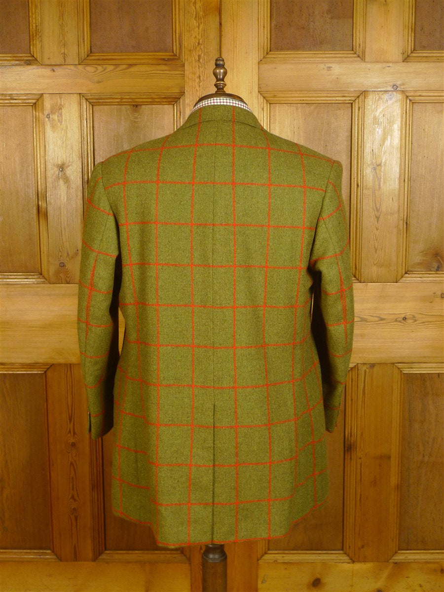 24/1012 immaculate p.a. crowe 2015 city of london bespoke green / red wp check tweed jacket 47 regular