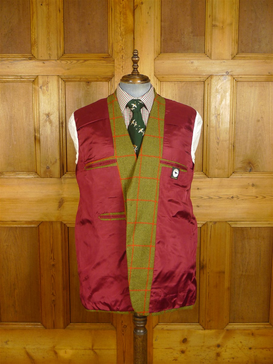 24/1012 immaculate p.a. crowe 2015 city of london bespoke green / red wp check tweed jacket 47 regular