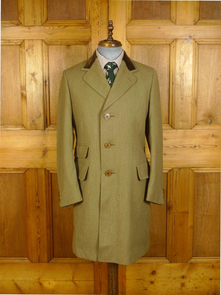 25/0388 immaculate vintage daks london stone venetian twill covert coat w/ velvet collar 40
