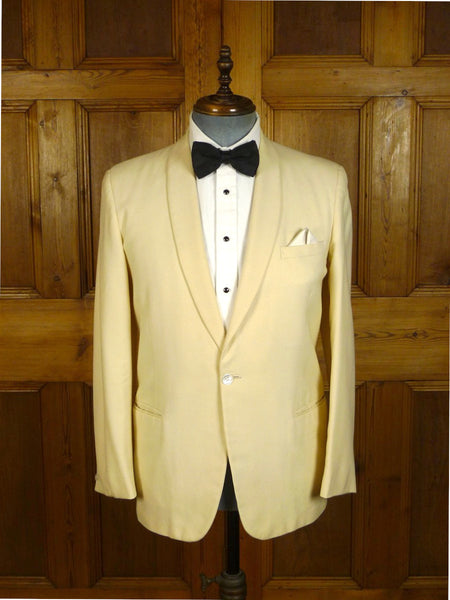 25/0391 wonderful vintage daks simpson ivory white shawl wool dinner jacket 38 regular