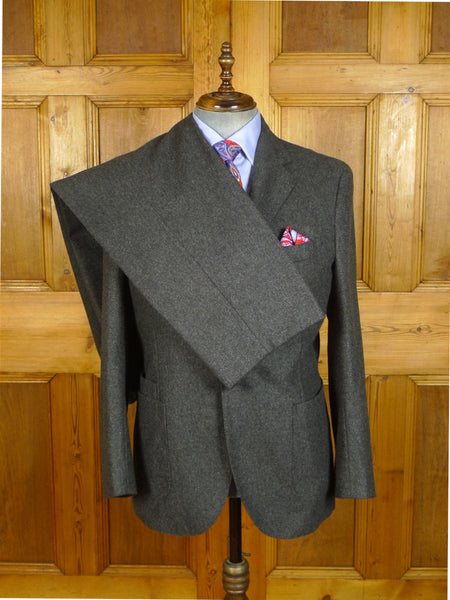 25/0431 near mint drakes savile row virgin wool grey flannel suit (rrp £2195) w/ bag 42 regular