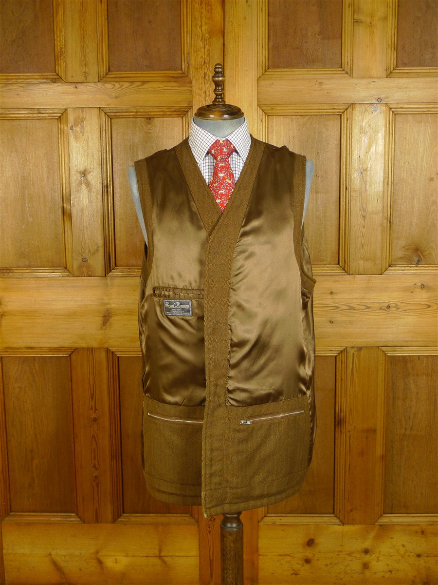 25/0638 bespoke tailored brown herringbone tweed shooting vest waistcoat gilet 50 long