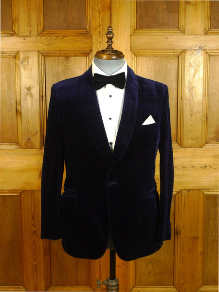 25/0693 immaculate vintage british canvassed midnight blue shawl lapel velvet evening / smoking / dinner jacket 39 short to regular