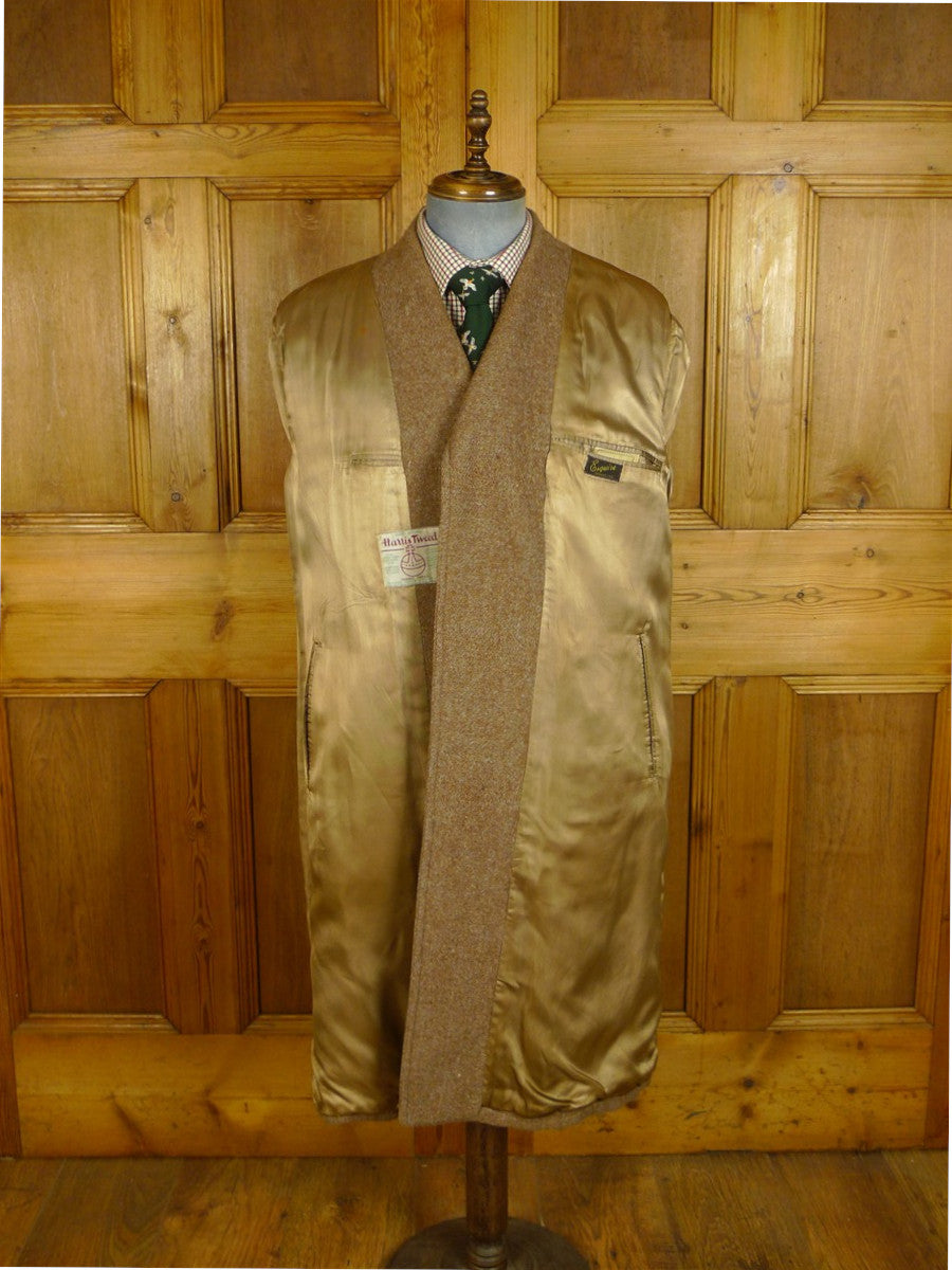 25/0684 beautiful near immaculate genuine 1940s 1950s lovat brown green harris tweed overcoat w/ gauntlet cuff 41-42