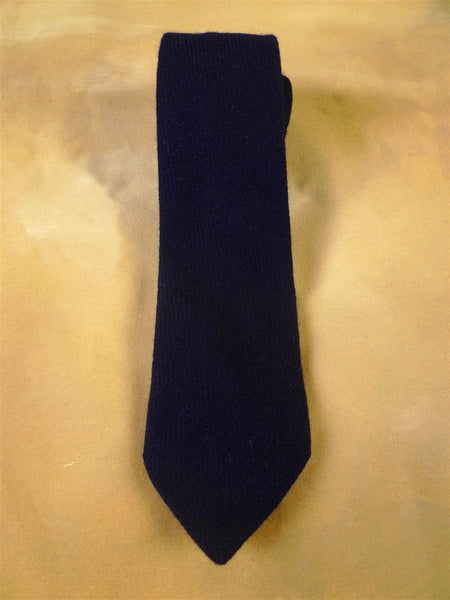 25/0852 immaculate kevin & howlin dublin navy blue wool woven knit tie