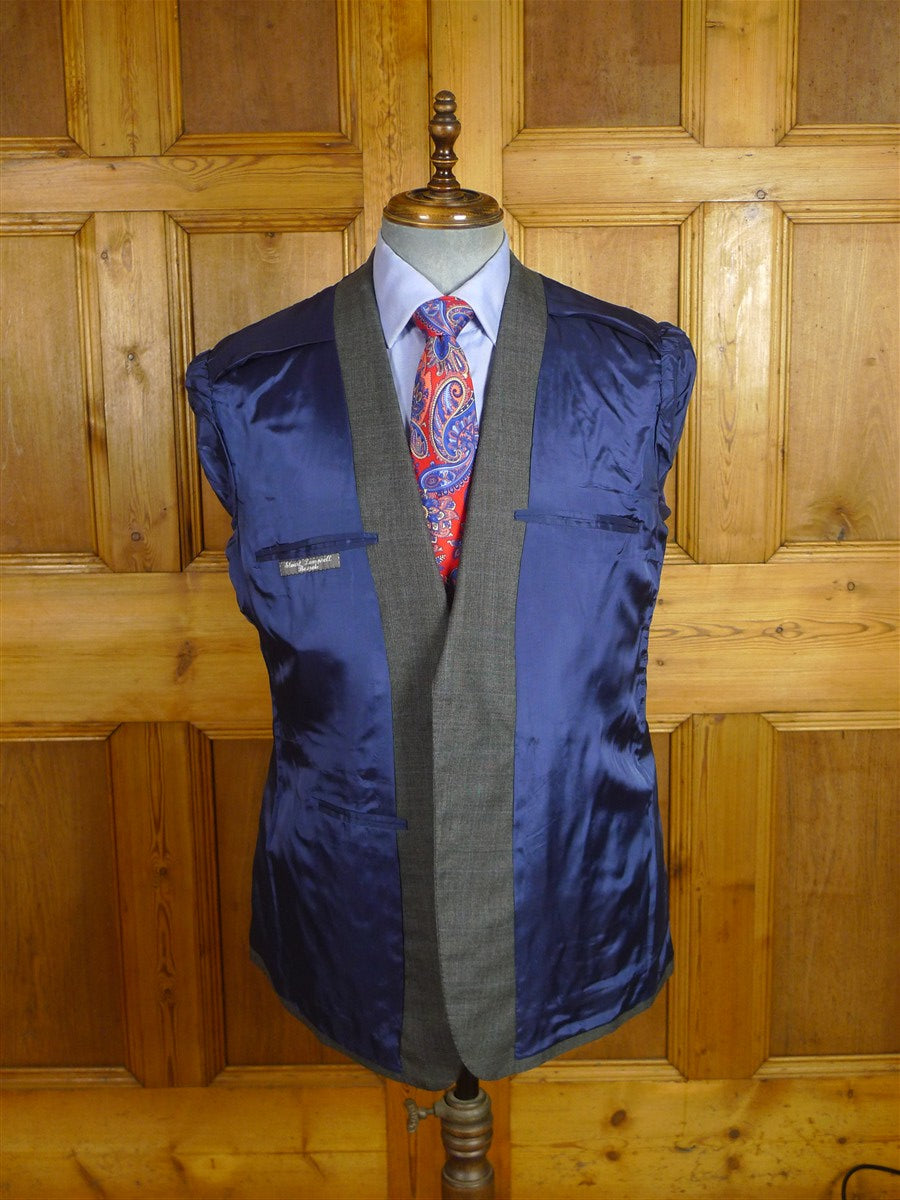 25/0871 immaculate stuart lamprell 2022 savile row bespoke grey / blue prince of wales check worsted suit w/ 2 pair trs 40 short