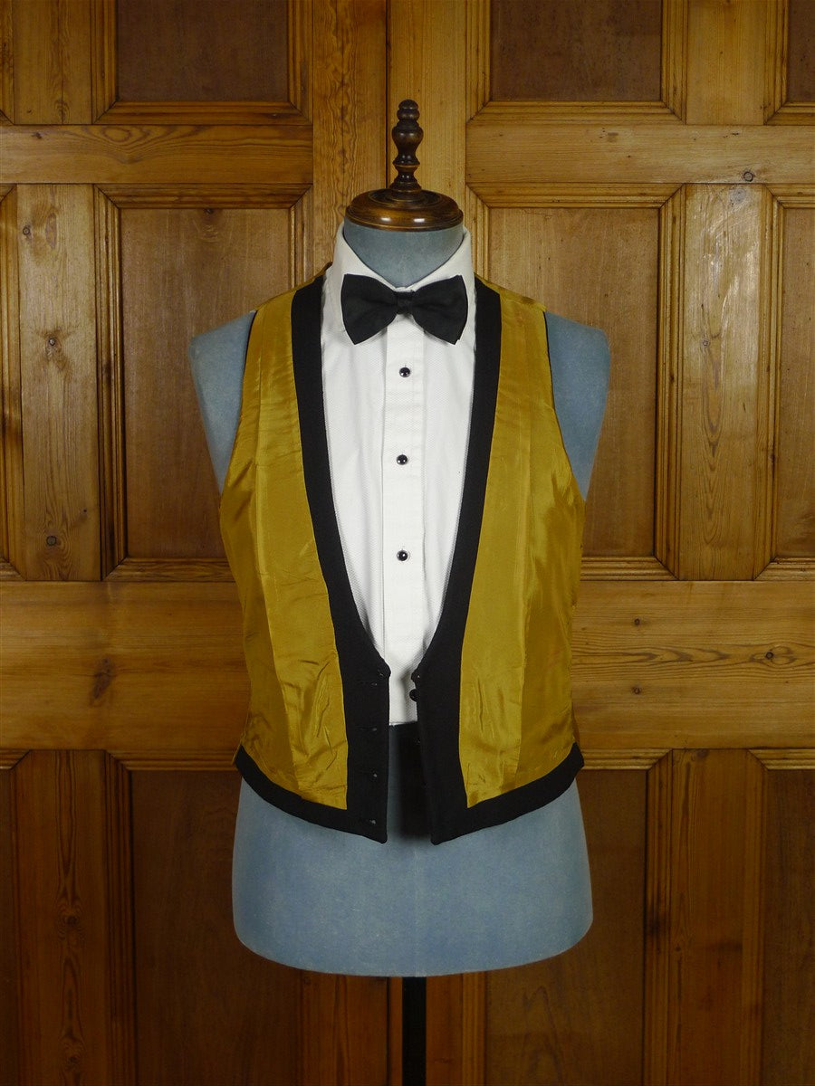 25/1020 wonderful 1960s 1970s vintage daks piccadilly worsted mix textured black dinner jacket & matching waistcoat 38 regular