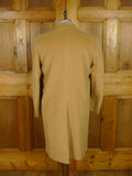 25/1053 stunning vintage daks 92% camelhair camel coat overcoat w/ satin linings 42