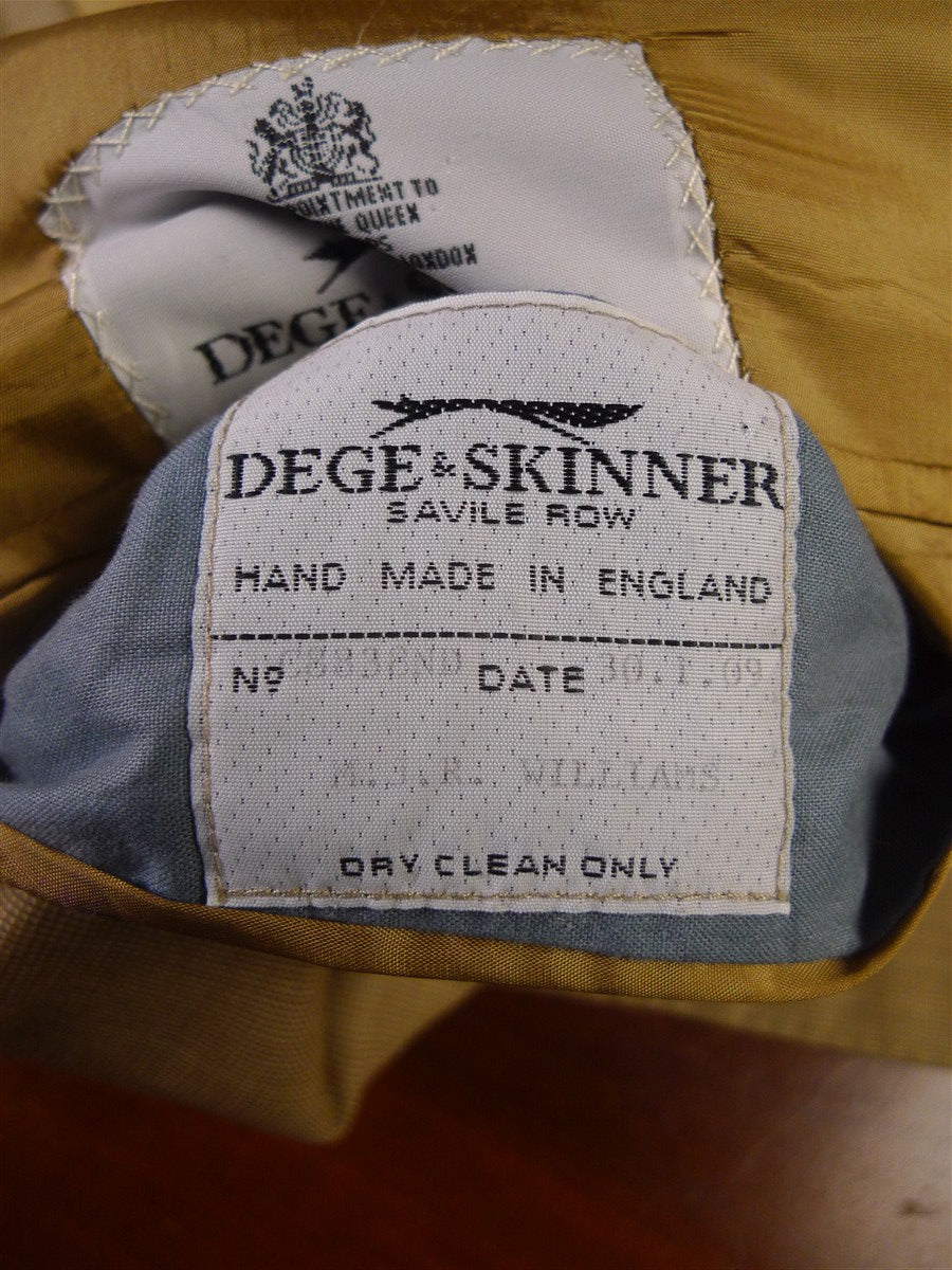 25/1056 dege & skinner 2009 savile row bespoke tan beige worsted suit w/ horn buttons 45 regular to long