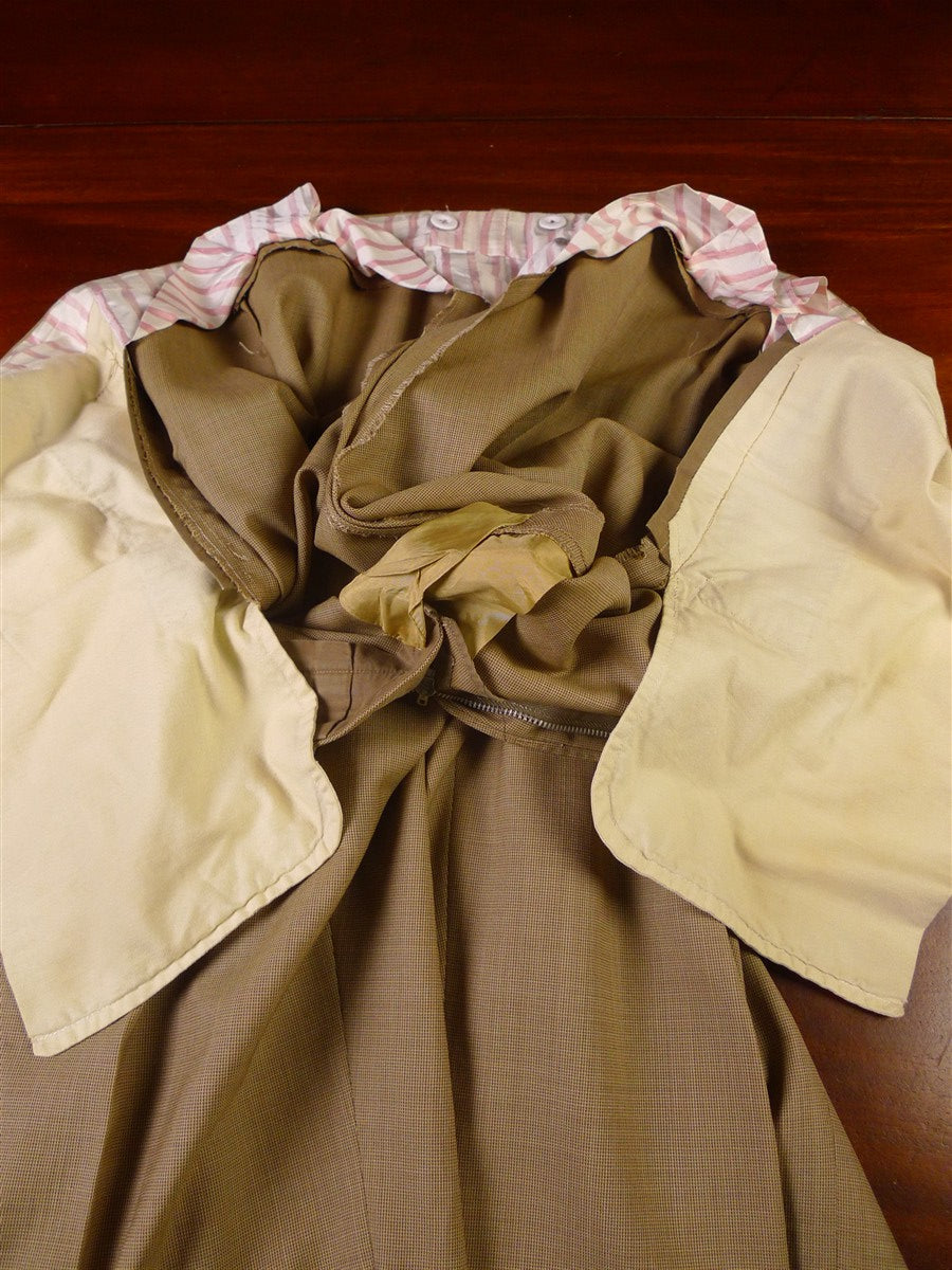 25/1056 dege & skinner 2009 savile row bespoke tan beige worsted suit w/ horn buttons 45 regular to long