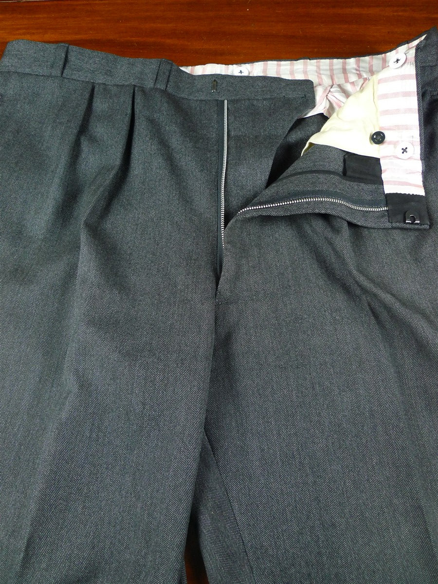 25/1073 near immaculate 2010 dege & skinner savile row bespoke heavyweight grey herringbone d/b worsted suit 46 regular w/ 2 pair trs