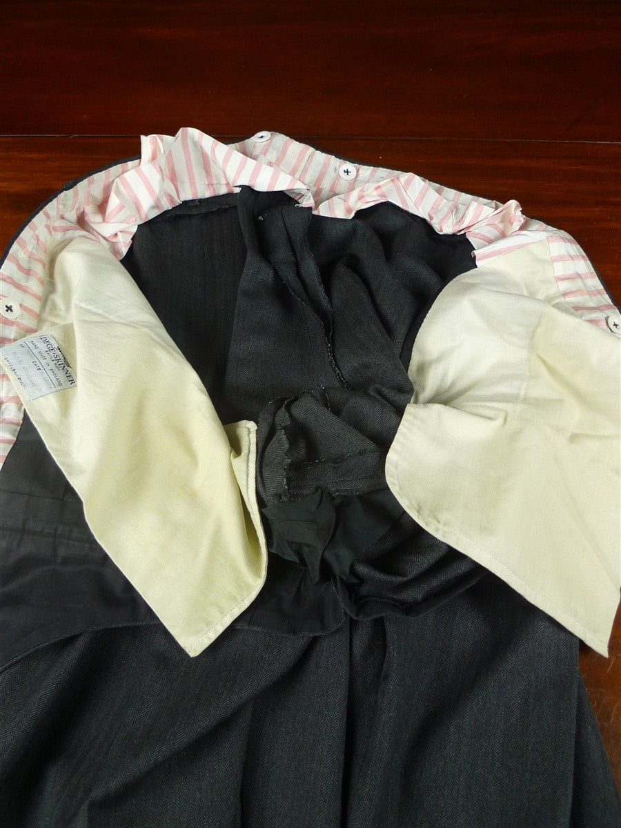 25/1076 near immaculate 2006 dege & skinner savile row bespoke heavyweight grey herringbone d/b worsted suit 45-46 regular w/ 2 pair trs