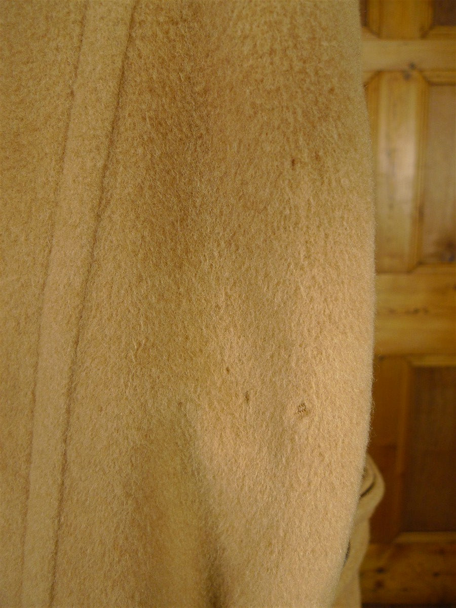 25/1086 exceptional vintage daks pure camelhair d/b polo coat overcoat w/ back strap 42