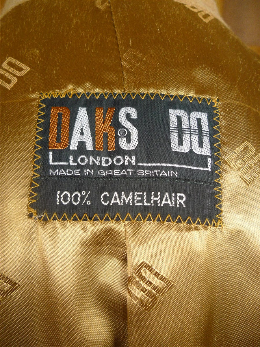 25/1086 exceptional vintage daks pure camelhair d/b polo coat overcoat w/ back strap 42