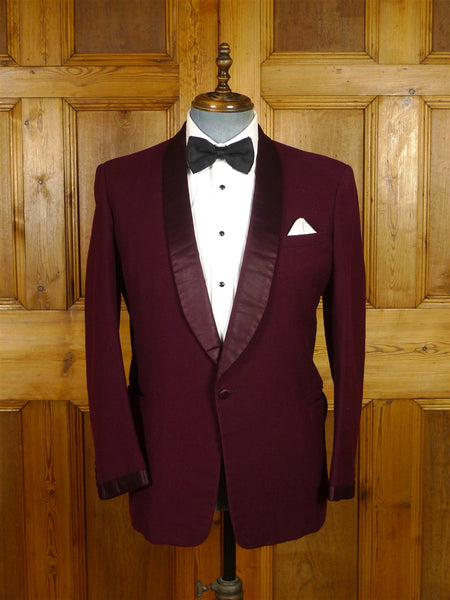 25/1131 wonderful 1960s vintage burgundy wool smoking / dinner jacket w/ silk shawl lapel 39-40 regular