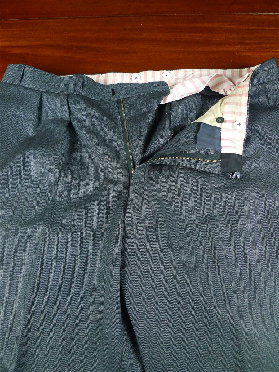 25/1134 dege & skinner 2002 savile row bespoke heavyweight grey herringbone worsted d/b suit w/ 2 pair trs 44 regular