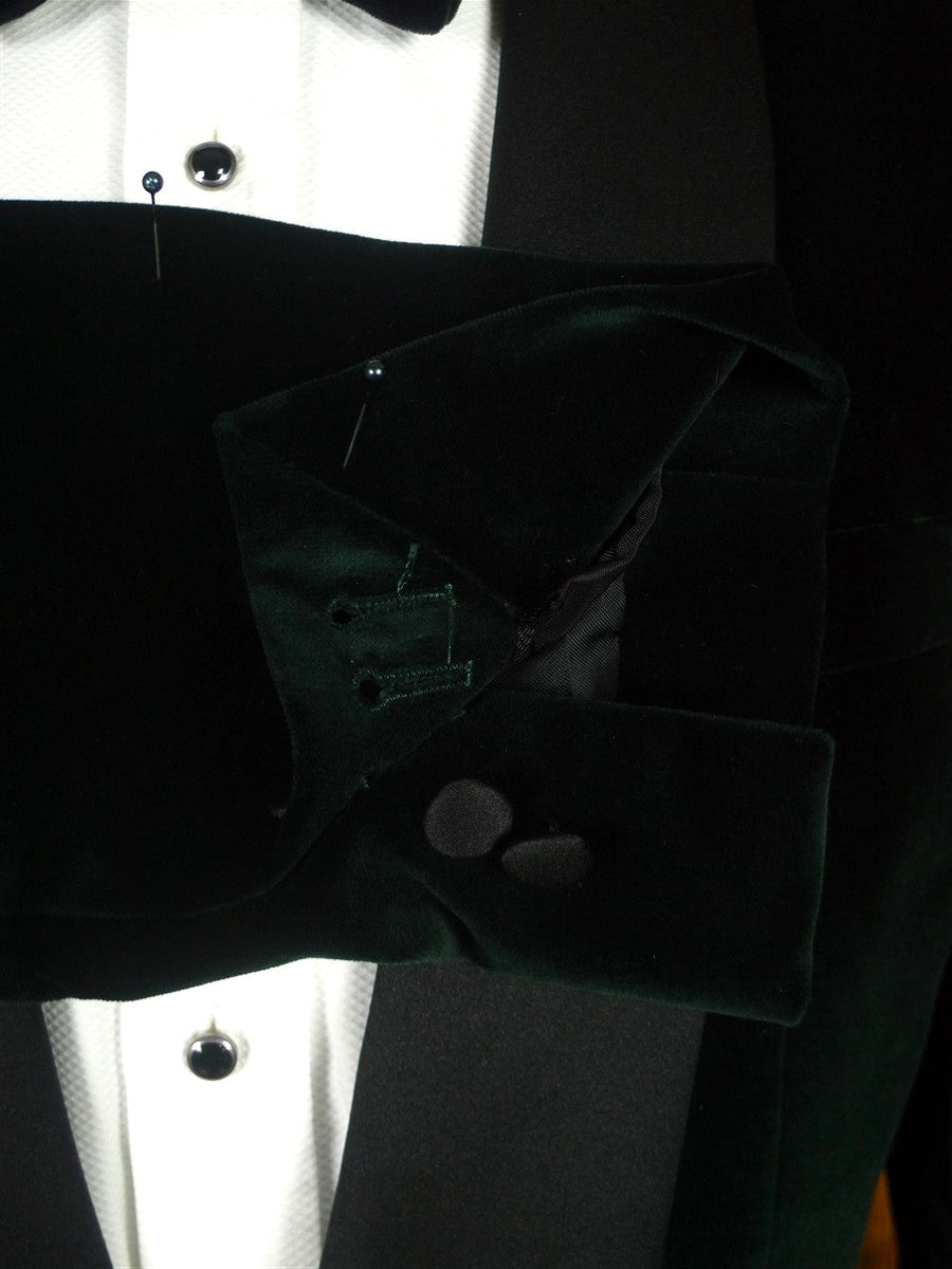 25/1191 immaculate hackett london green velvet shawl dinner / smoking jacket 38 long