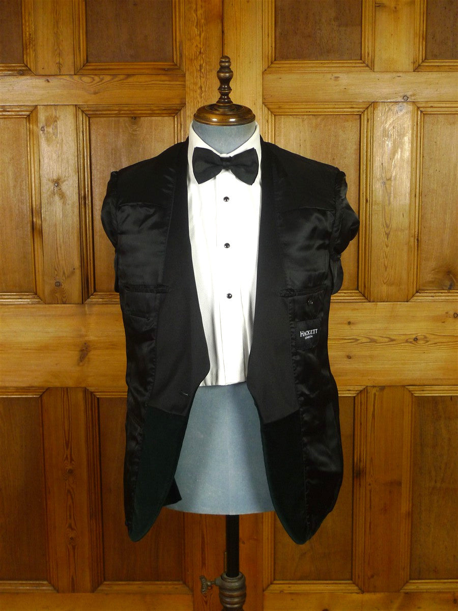 25/1191 immaculate hackett london green velvet shawl dinner / smoking jacket 38 long