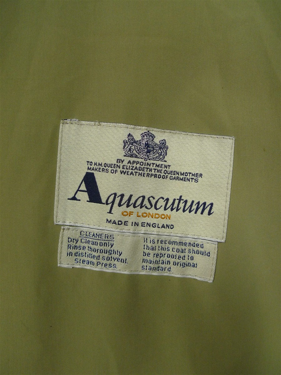 26/0028 aquascutum london pale green full-length foldable raincoat mac 42