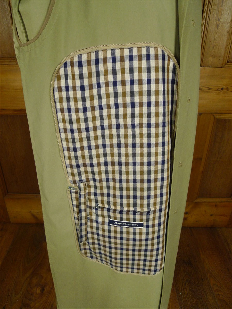 26/0028 aquascutum london pale green full-length foldable raincoat mac 42