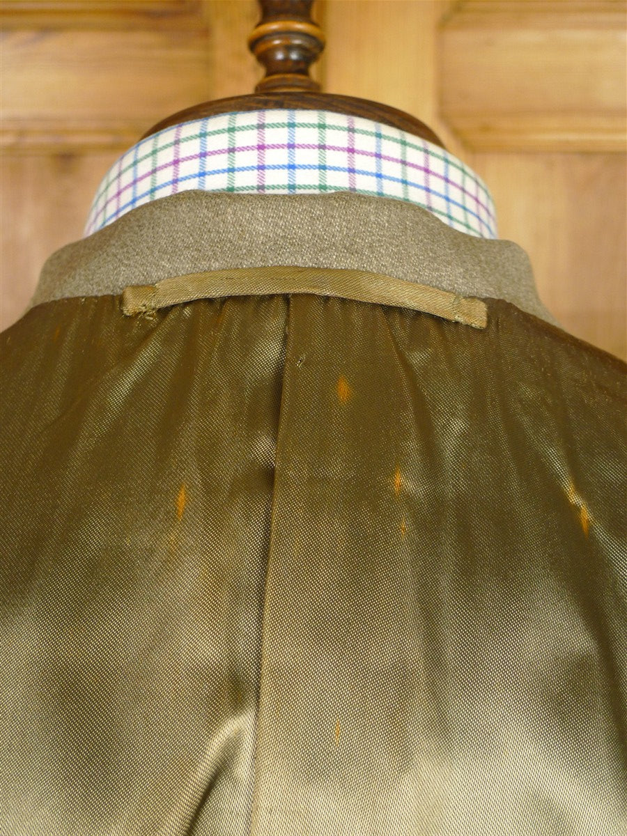 26/0023 superb vintage british heavyweight venetian wool covert coat overcoat 40 regular