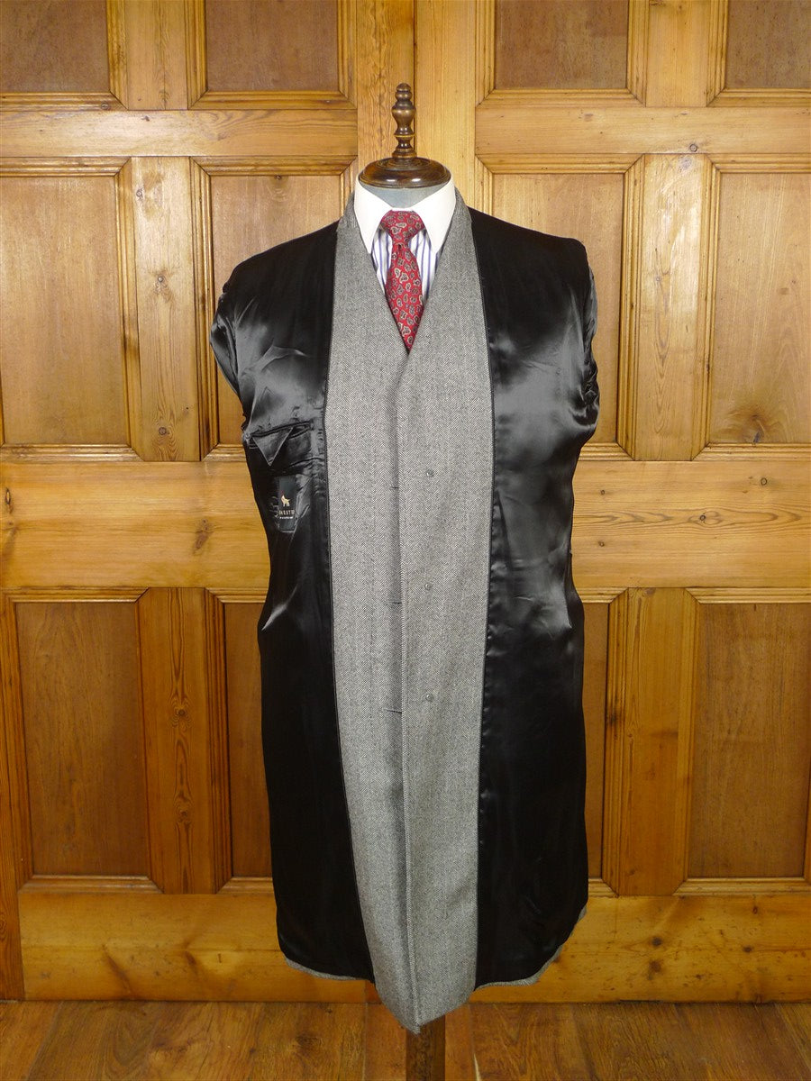 26/0055 immaculate chester barrie savile row grey herringbone wool chesterfield coat overcoat 44