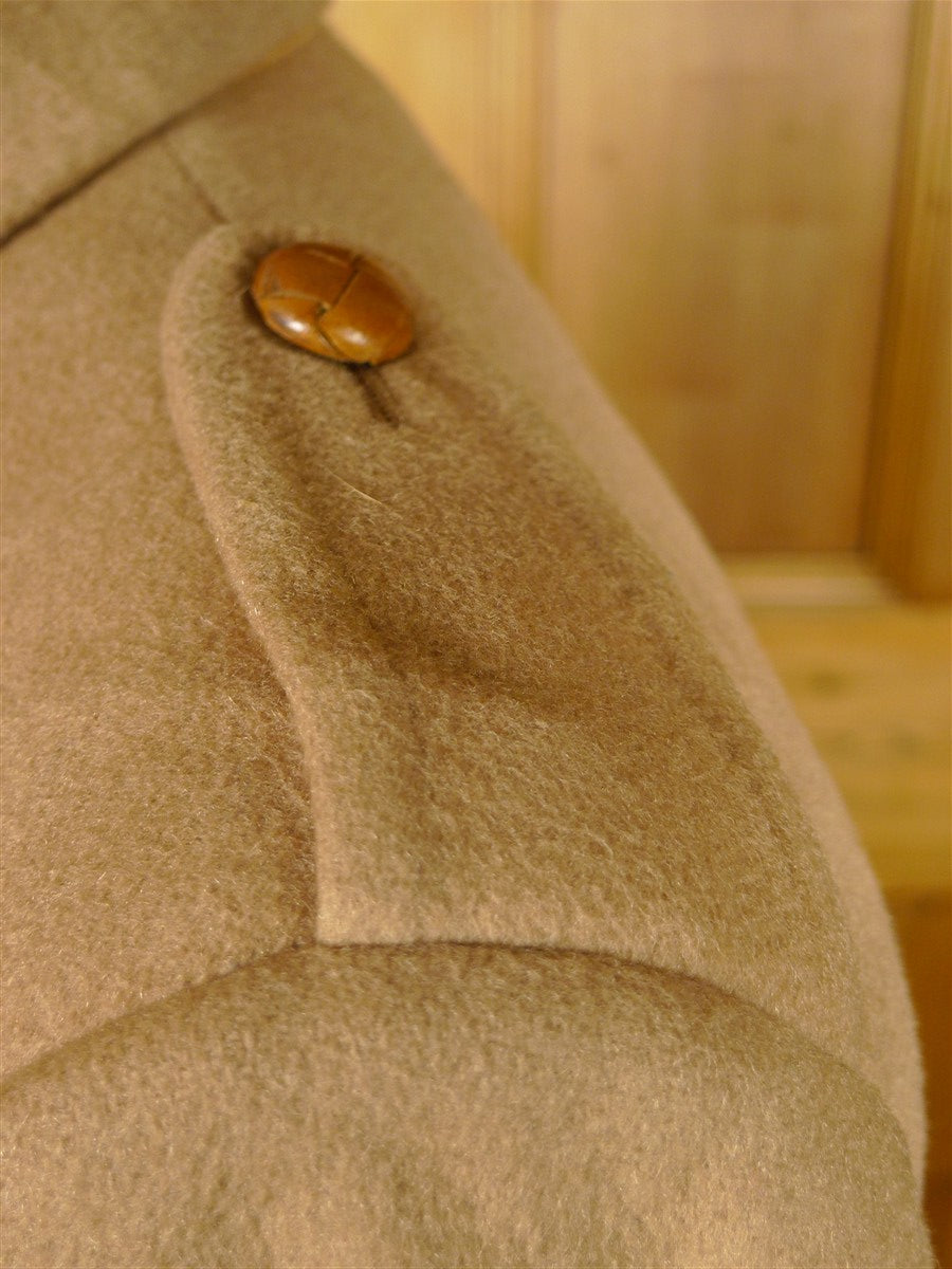 26/0057 stunning vintage daks virgin wool camel coat british warm overcoat w/ leather buttons 38 short