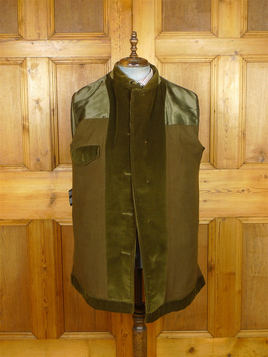 26/0065 near immaculate invertere for daks green corduroy shooting style jacket field coat 43 short