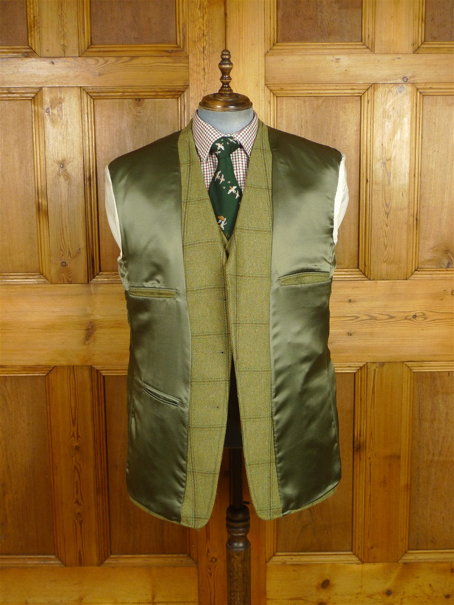 26/0068 nr immaculate stewart christie edinburgh bespoke heavyweight green wp check 3-piece suit  w/ ext trs 45 regular