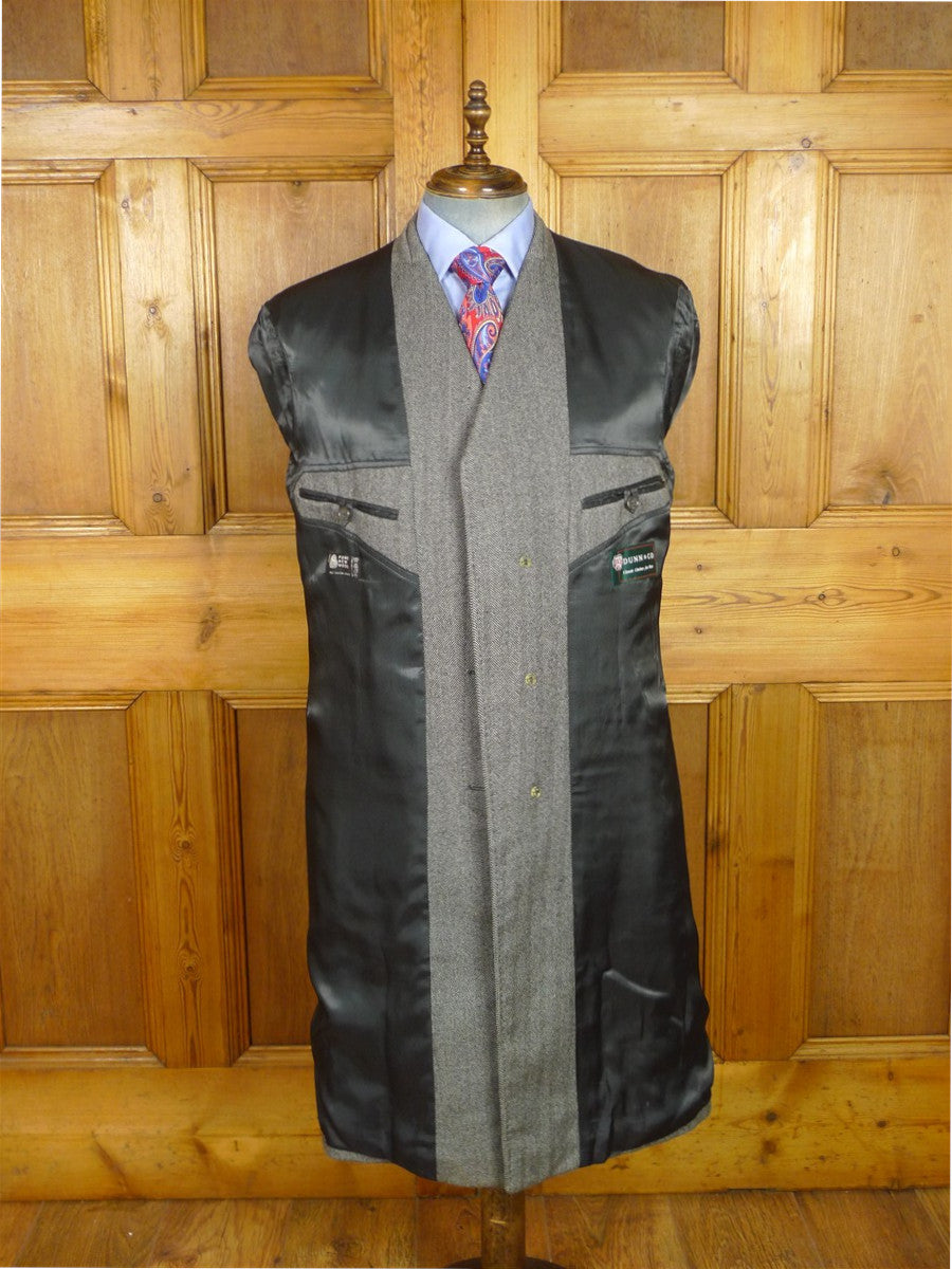26/0070 near immaculate vintage british grey herringbone wool chesterfield coat overcoat 40-41