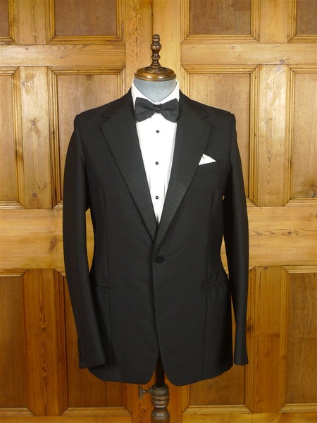 26/0148 vintage 1970s 1980s black mohair dinner jacket w/ grosgrain silk facings 40 long