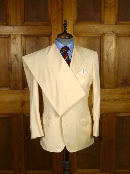 26/0195 fabulous vintage brioni ivory wool suit w/ embroidered linings 40 short