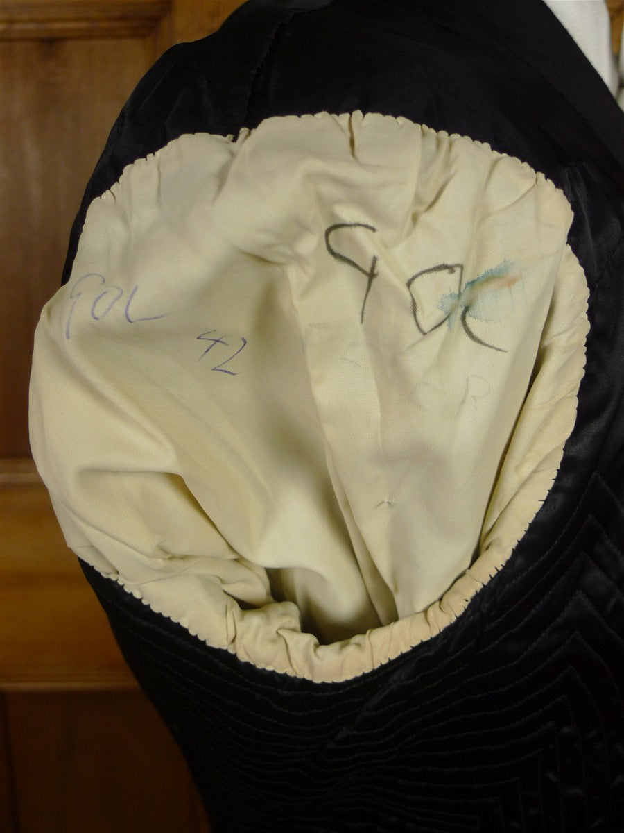 26/0210 genuine 1950s vintage british black wool evening tailcoat w/ grosgrain silk facings 39-40 regular