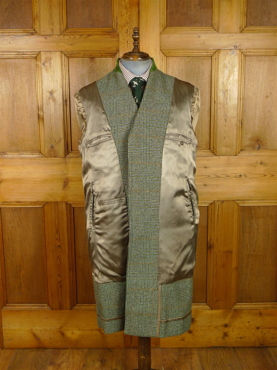 26/0201 immaculate 1950s 1960s vintage irish tweed green glen check coat overcoat w/ velvet collar 44-45