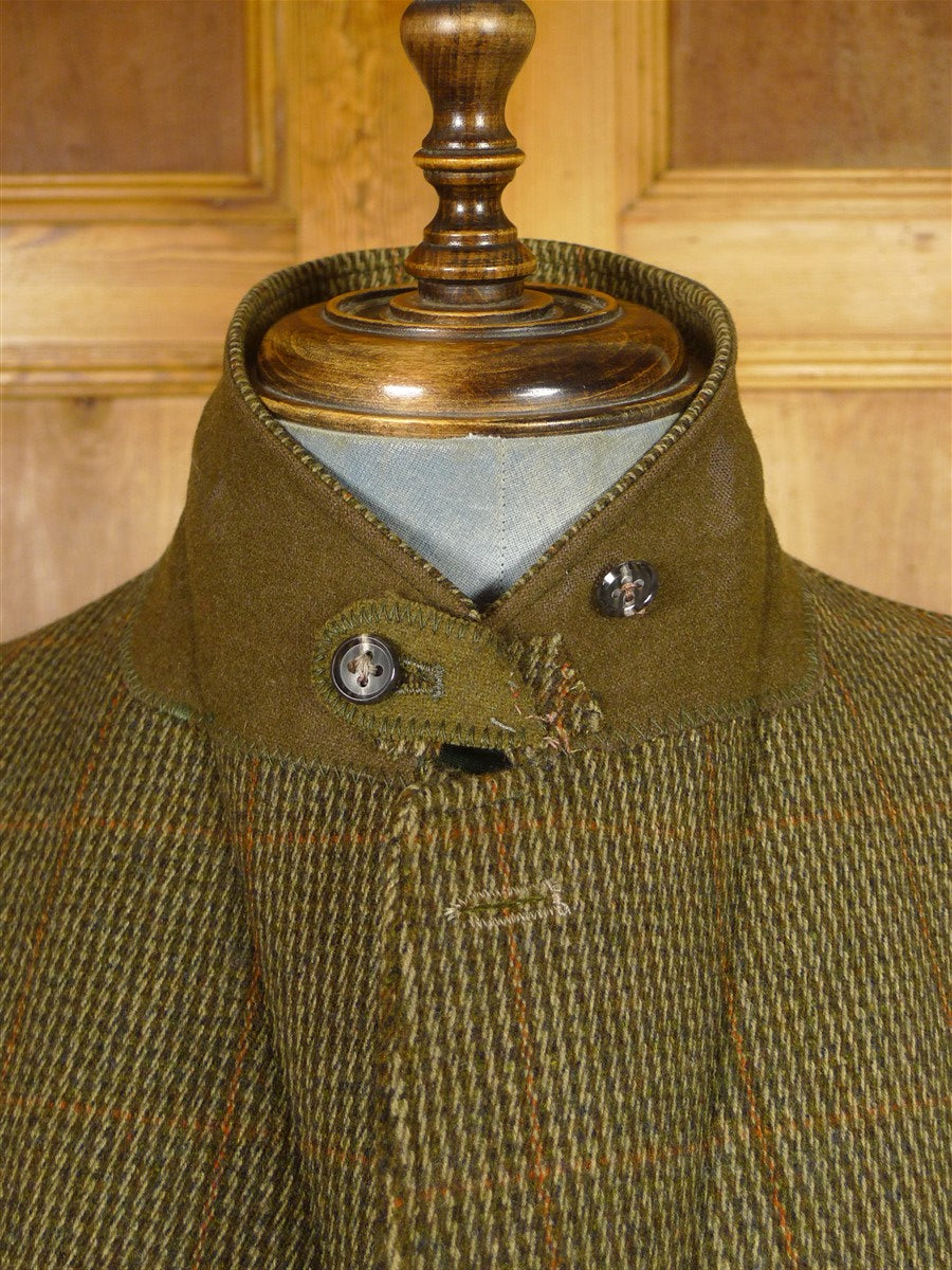 26/0224 superb vintage heavyweight harry hall tweed hacking jacket w/ ghillie collar & poacher pocket 43 long