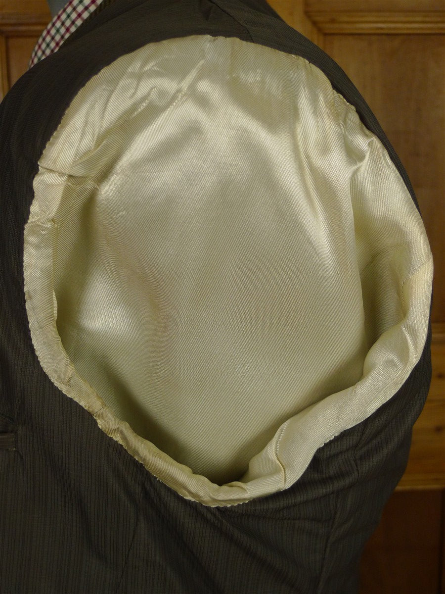 26/0224 superb vintage heavyweight harry hall tweed hacking jacket w/ ghillie collar & poacher pocket 43 long