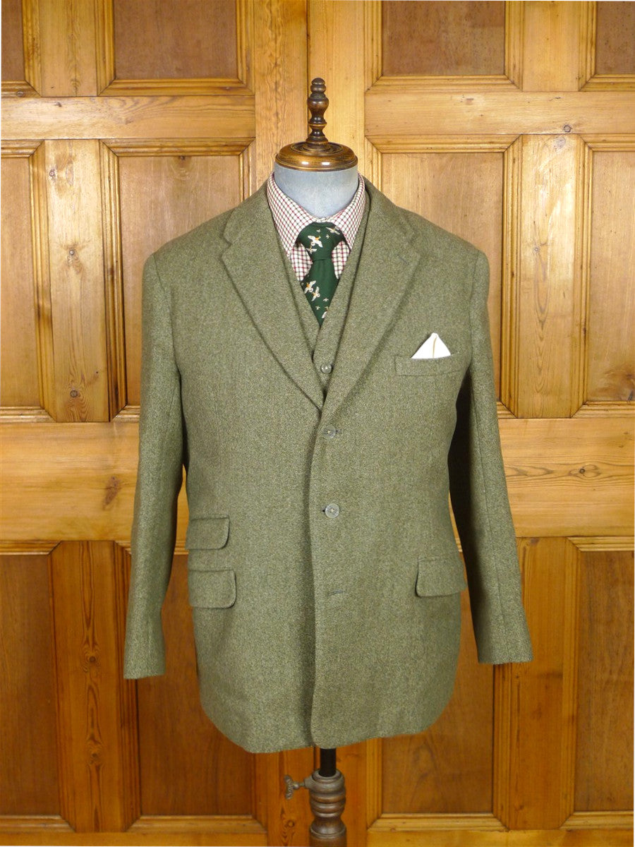 26/0234 superb extra-heavyweight bespoke green twill tweed 3-piece country suit w/ ghillie collar 42 short
