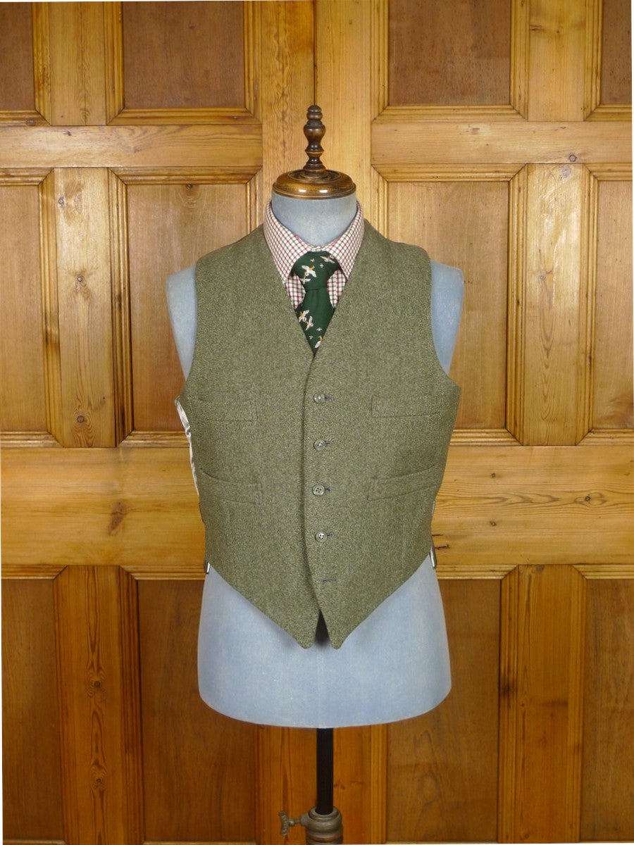 26/0234 superb extra-heavyweight bespoke green twill tweed 3-piece country suit w/ ghillie collar 42 short