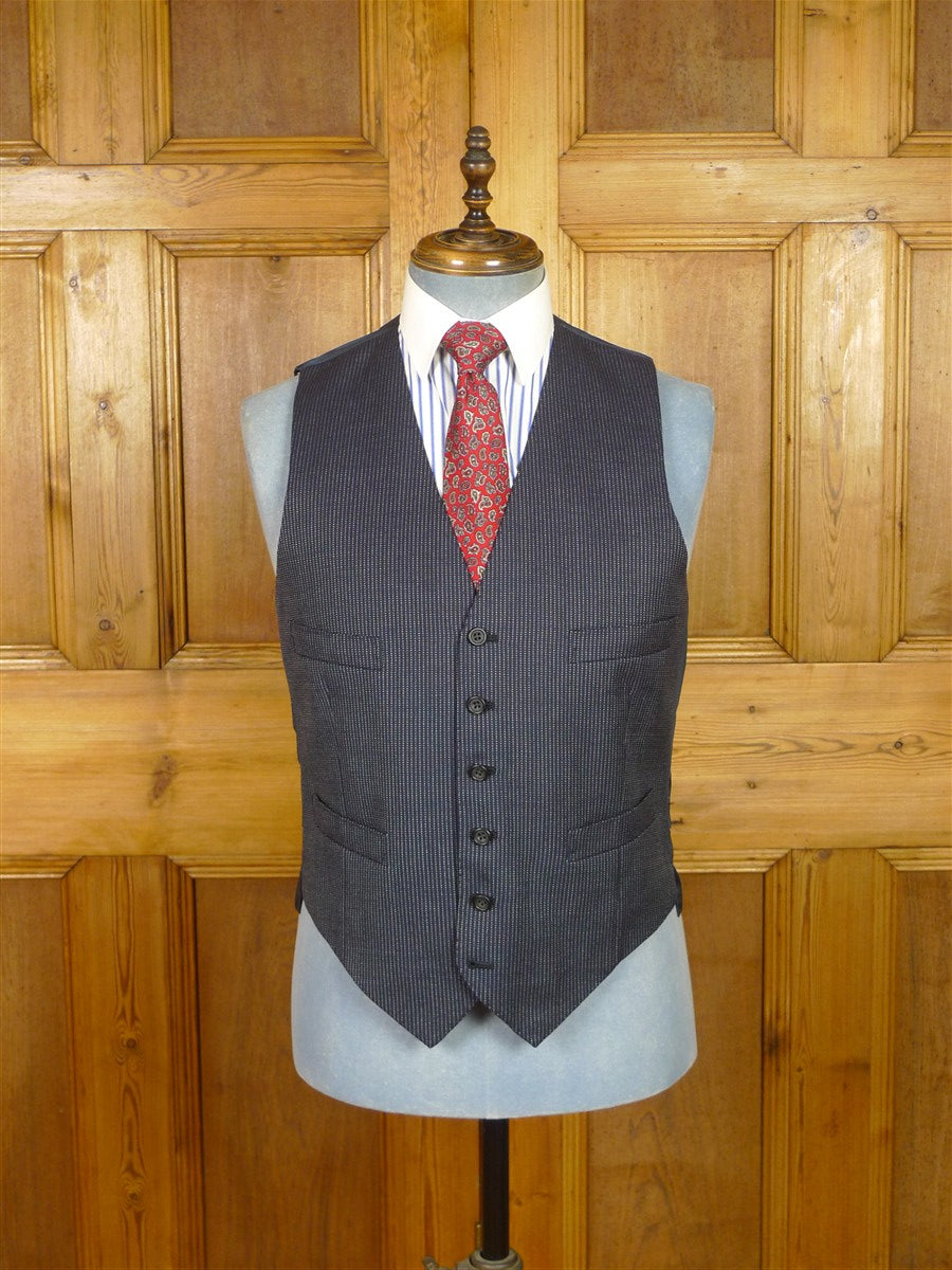 26/0249 fabulous 1987 wells of mayfair savile row bespoke immaculate navy blue pin-head stripe 3-piece worsted suit 39 regular