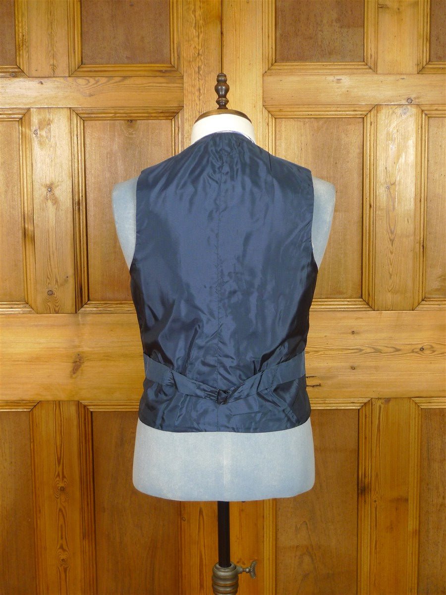 26/0249 fabulous 1987 wells of mayfair savile row bespoke immaculate navy blue pin-head stripe 3-piece worsted suit 39 regular