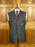 26/0288 immaculate 2009 gieves & hawkes savile row grey fine check wool blazer w/ horn buttons 44 regular