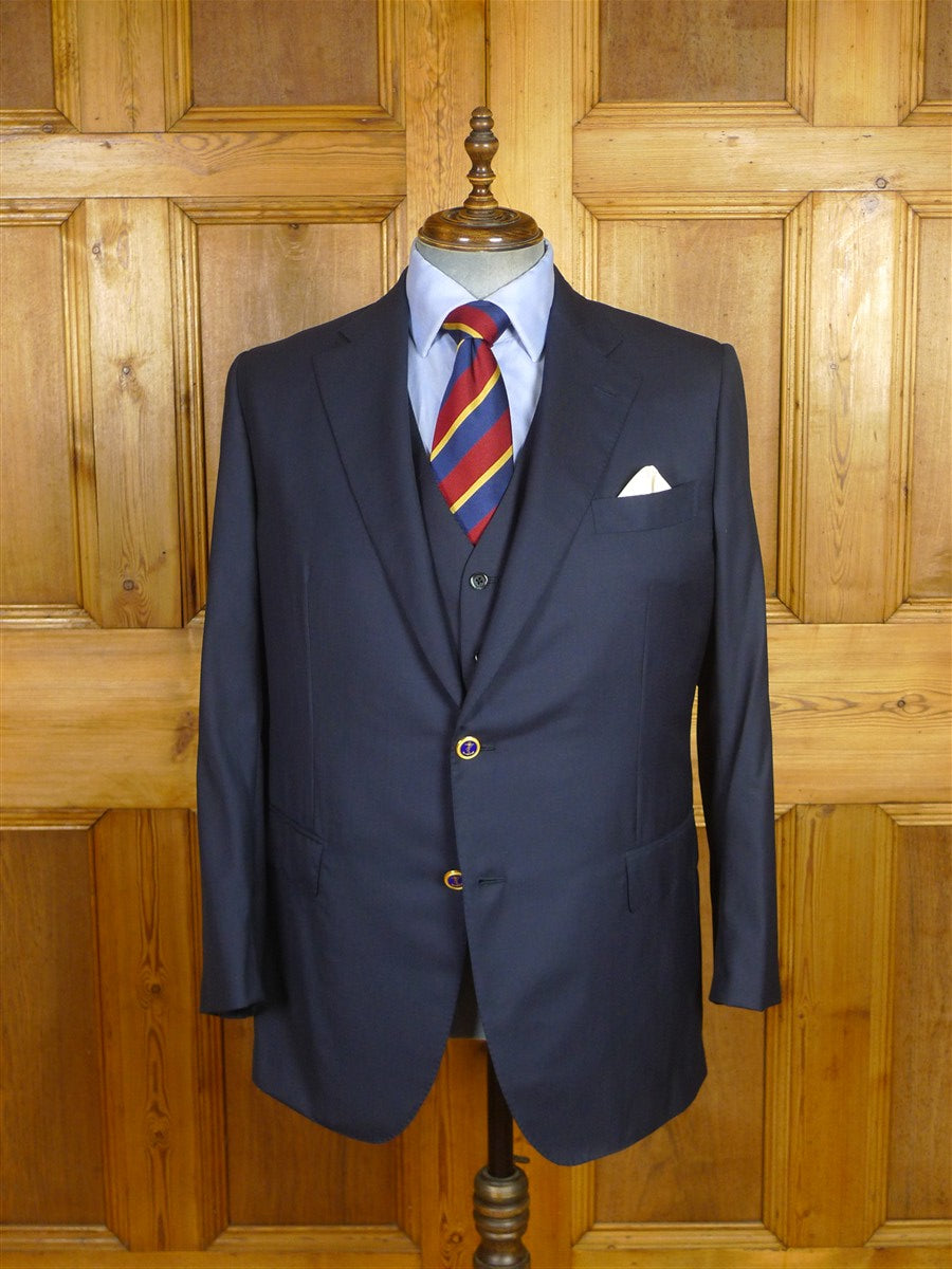 26/0347 immaculate gio genco mayfair italian bespoke super 150s & silk navy blue 3-piece suit 44 short