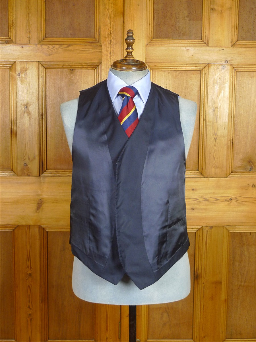 26/0347 immaculate gio genco mayfair italian bespoke super 150s & silk navy blue 3-piece suit 44 short