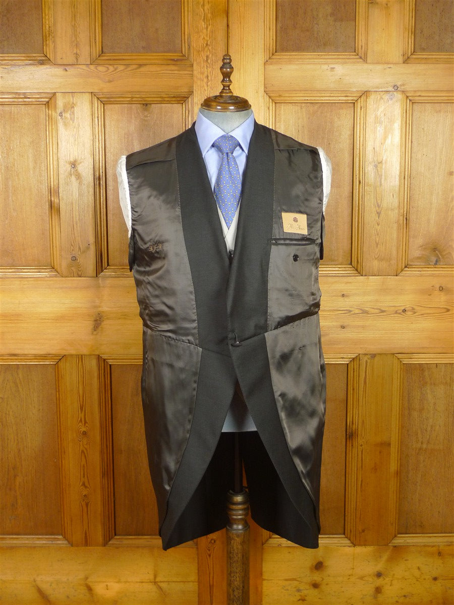 26/0364 immaculate gio genco mayfair 2013 italian bespoke charcoal grey fine herringbone wool morning coat 42 short to regular