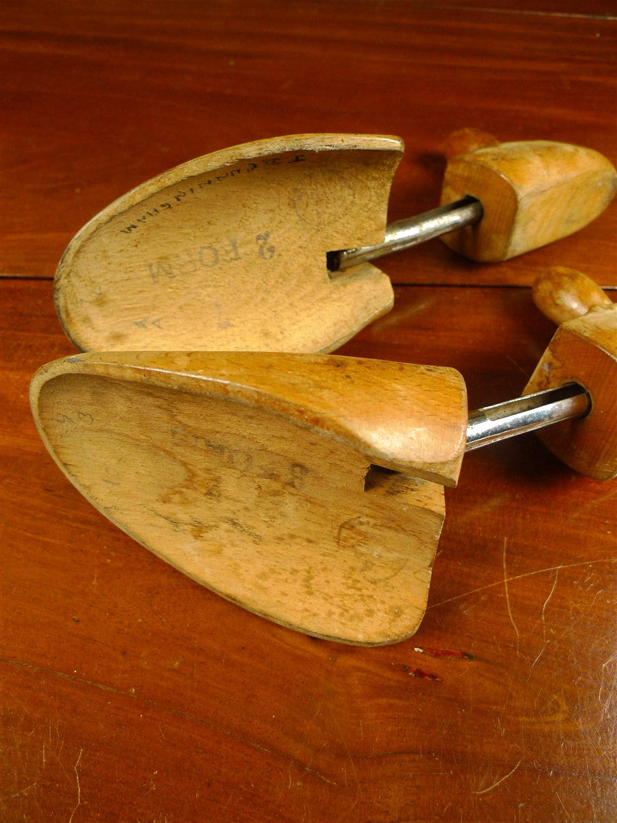 26/0402 genuine vintage wooden shoe block tree 7