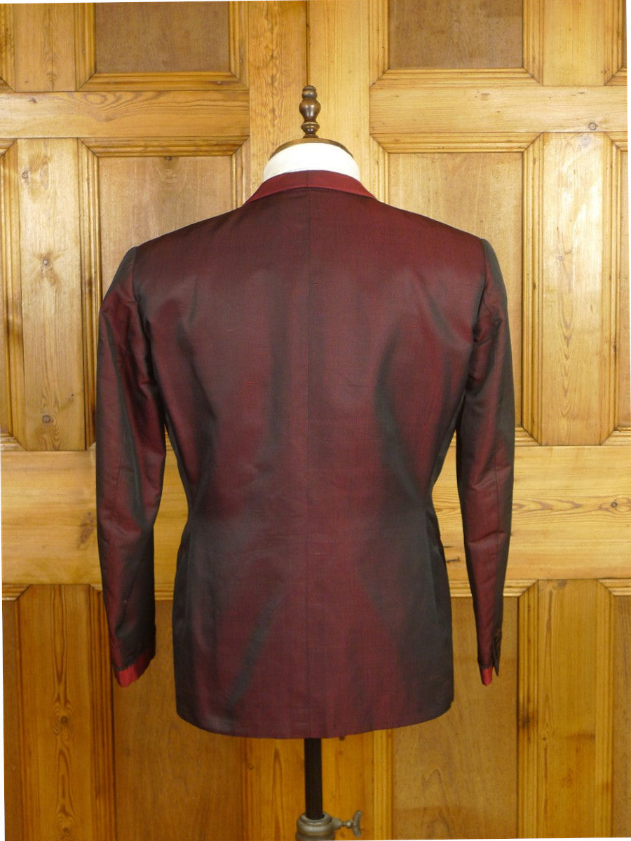 26/0423 wonderful 1967 vintage cyril castle savile row bespoke burgundy red silk dinner / smoking jacket 40 short
