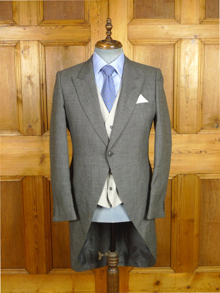 26/0477 immaculate vintage british grey pick weave morning coat 38 regular